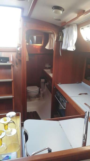 Boat-Apartamento Flotante Cadiz.. La Juanita Arroyo Eksteriør billede